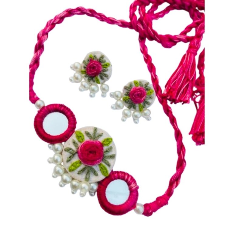 Floral Pearl Necklace Set